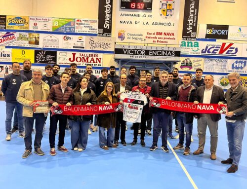 Uribes visita el Balonmano Nava junto a la candidatura socialista y destaca el deporte como motor de cohesión y futuro en el medio rural.